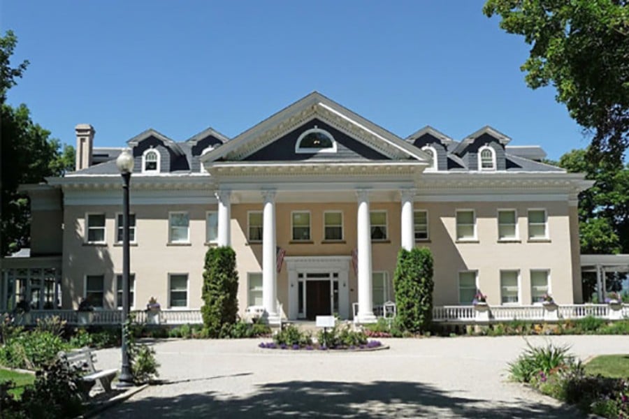 image of the daly mansion in hamilton, mt