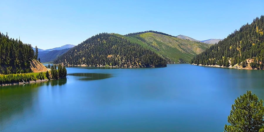 painted rocks reservoir view