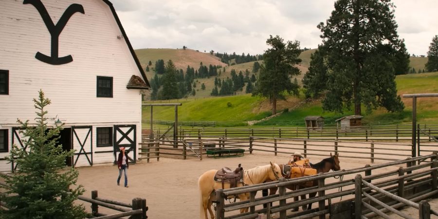 Barn at the Dutton Ranch - credit: Paramount