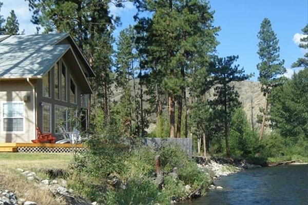 image of the riverhouse on the east fork vacation rental