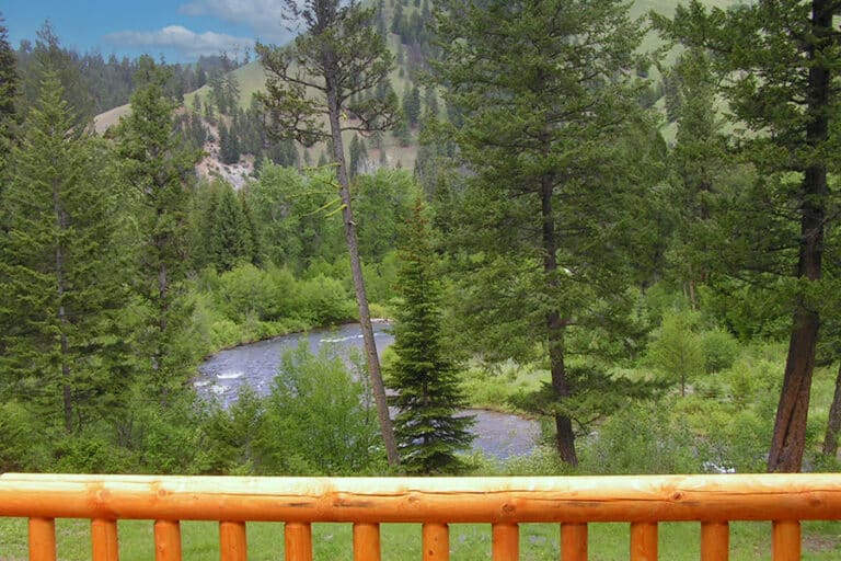 9 of the Best Riverfront Vacation Rentals in Montana's Bitterroot