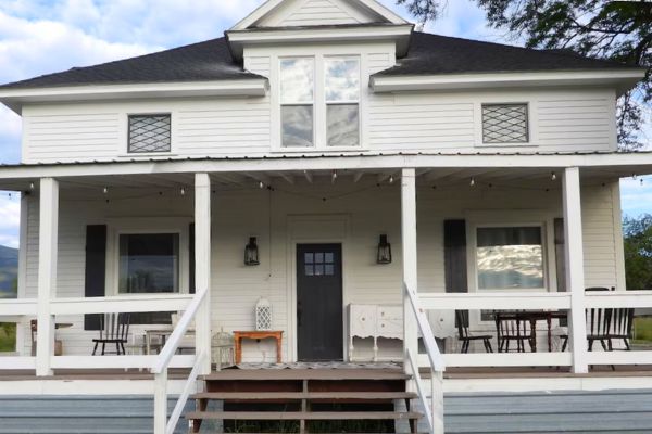 1895 Luxury Farmhouse, Hamilton, MT