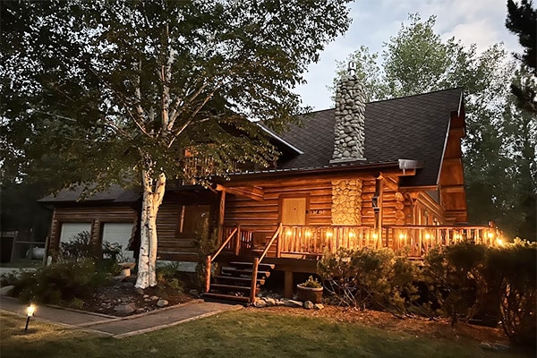 image of cozy log house vacation rental