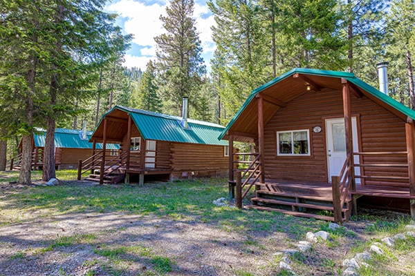 image of cabins at lost horse resort in hamilton mt
