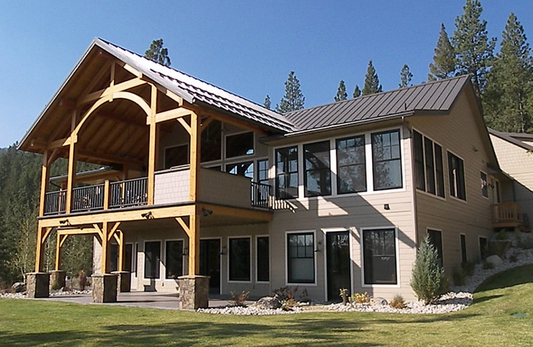 image of large vacation rental home in montana's bitterroot valley