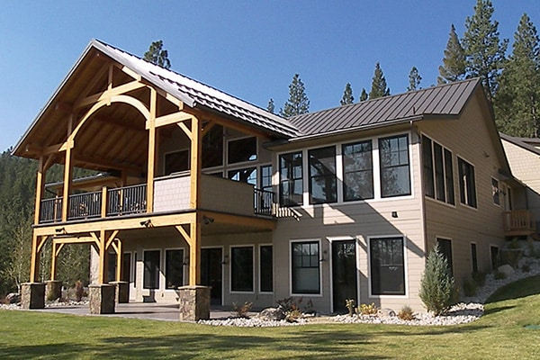 image of exterior of a large montana vacation rental