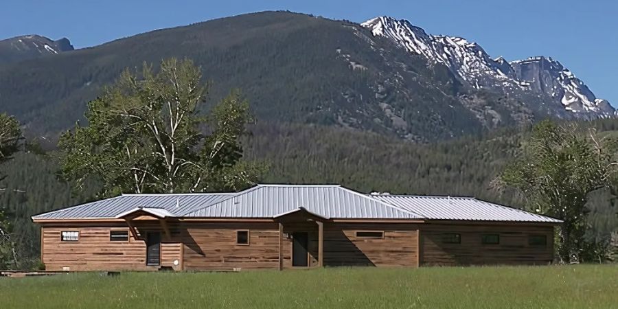 Custom home west of Darby, MT