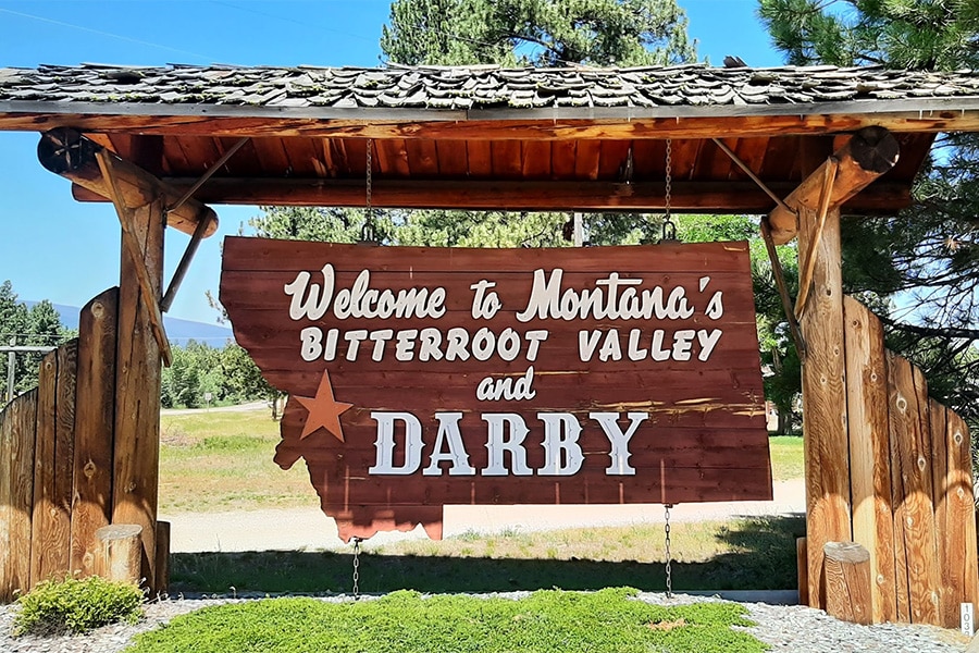 image of darby, mt welcome sign