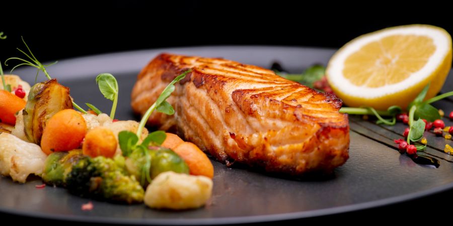 Image of a grilled salmon dinner